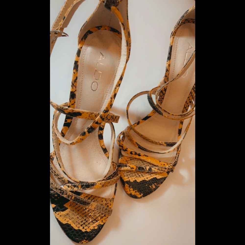 Aldo Yellow Snakeskin Heel - Picture 1 of 8